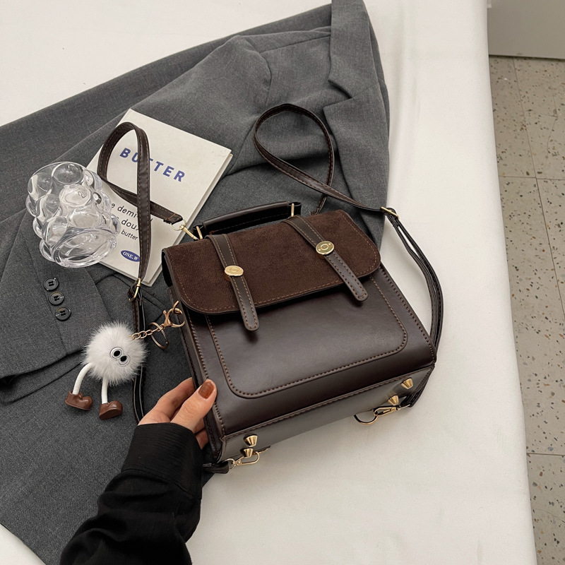 2025 Designer small female Leisure 3 students commuting backpack for class 2024 winter new fashionable and popular student bag free shipping