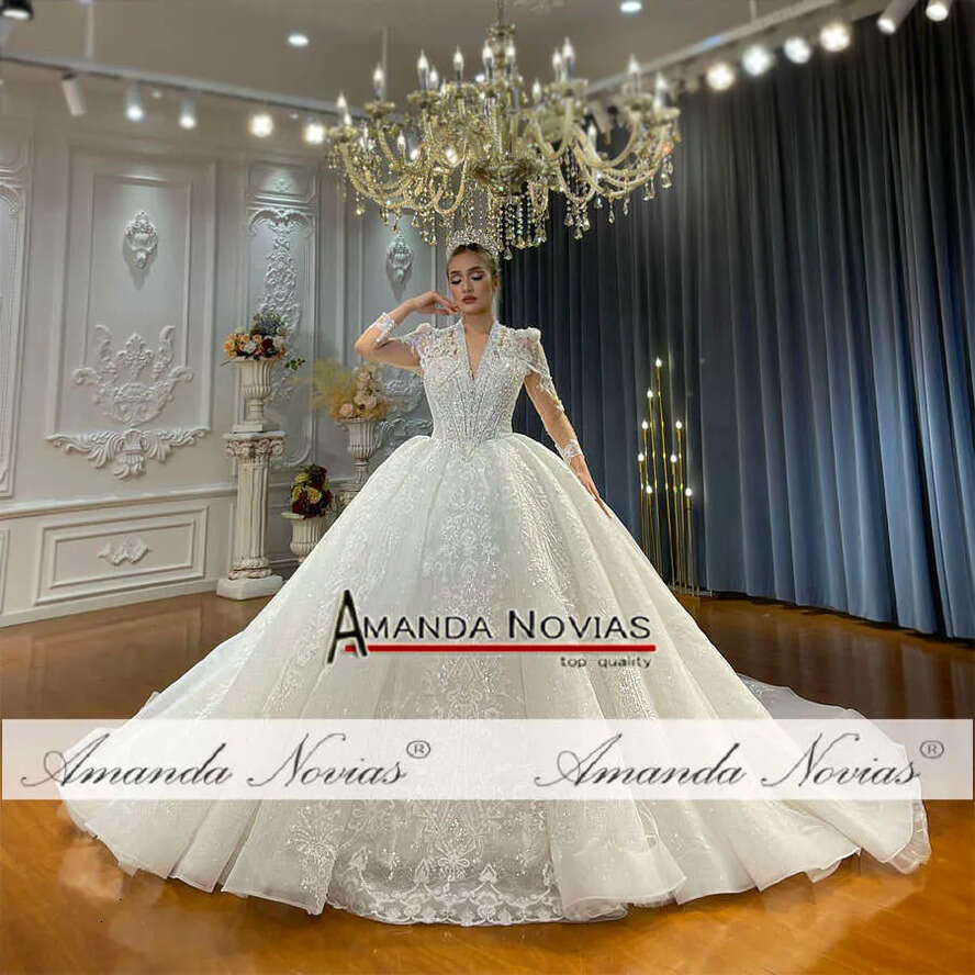 New Design V-Necke Princess Wedding Gown