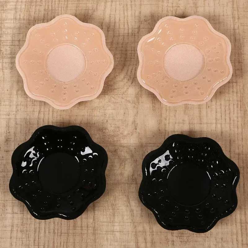 Sexy and reusable breast petals invisible strapless bra cream self-adhesive soft cushion cover silicone breast pad womens party dressXJ250324