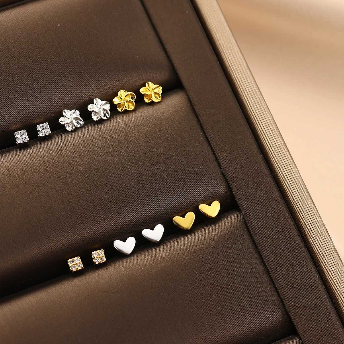 Fashion Simple Flower Stud Earrings For Women Girls Versatile Solid Heart Cartilage Tragus Ear Piercing Jewelry GiftsX241023