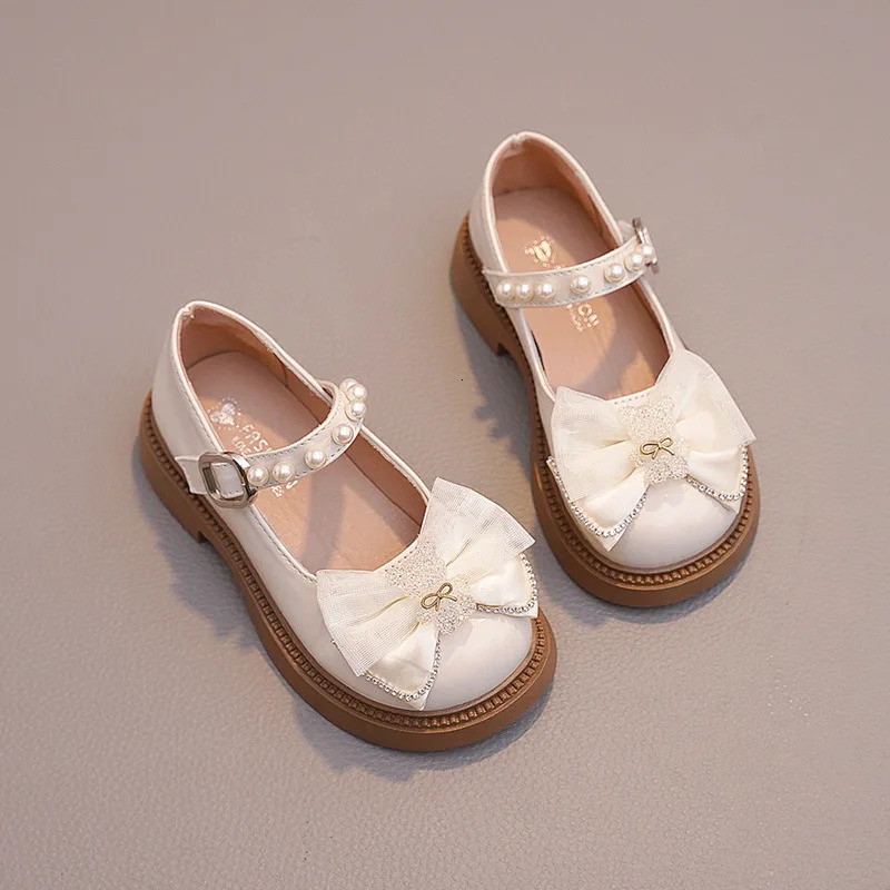 Childrens leather womens shoes smooth and simple school version childrens shoes anti slip thick sole fashionable black bear Mary shoes 241023