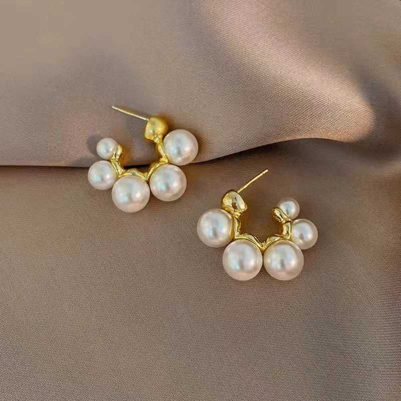 Irregular C-Type Big White Imitation Pearl Stud Earrings for Women Korean Temperament Party Jewelry Accessories Girl GiftX241023