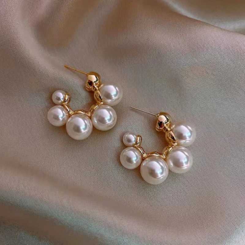 Irregular C-Type Big White Imitation Pearl Stud Earrings for Women Korean Temperament Party Jewelry Accessories Girl GiftX241023