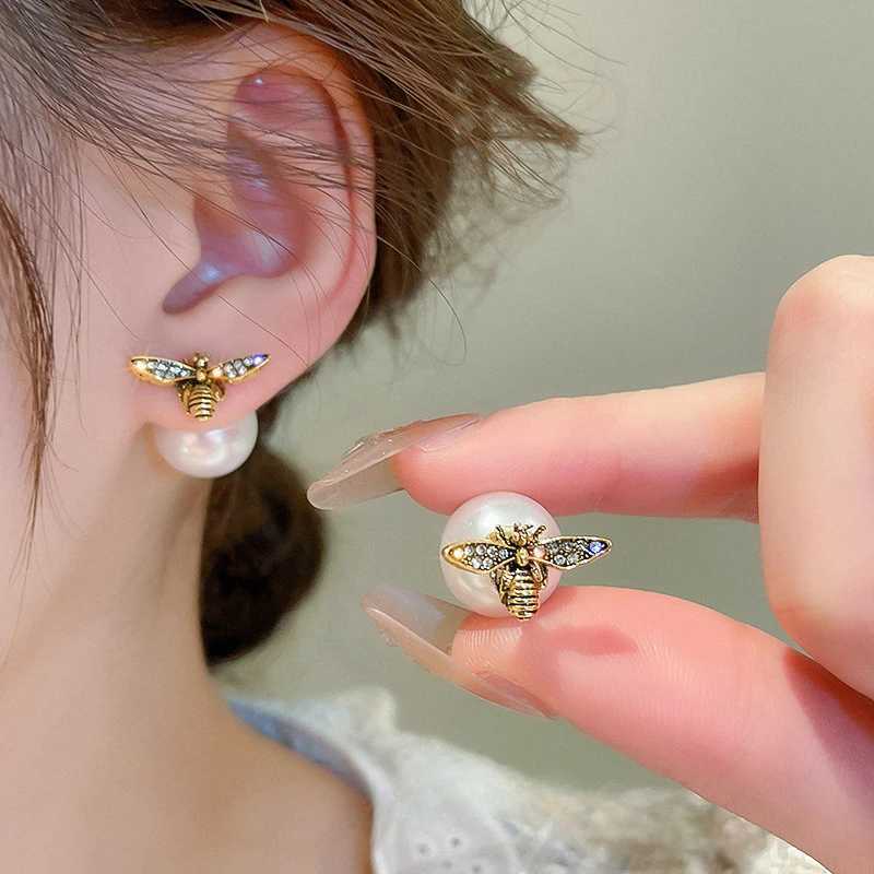 Vintage Charm Insect Bee Pearl Stud Earrings for Women Temperament Exquisite Gold Color Zircon Jewelry Party Accessories GiftX241023