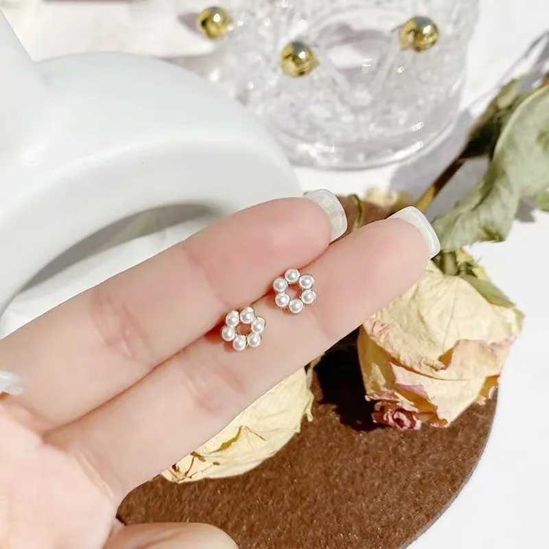 Mini Imitation Pearl Hollow Round Circle Geometry Stud Earring for Women New Jewelry Christmas Girl GiftX241023
