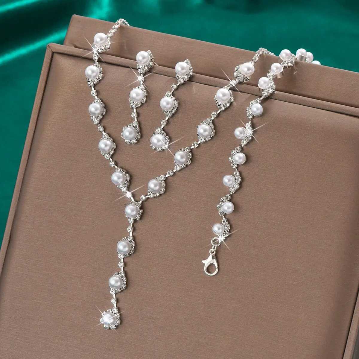4PC Womens Fashion Copper Cl Chain Pearl Necklace Earrings Bracelet Jewelry Set Wedding Banquet Holiday Gift W241023