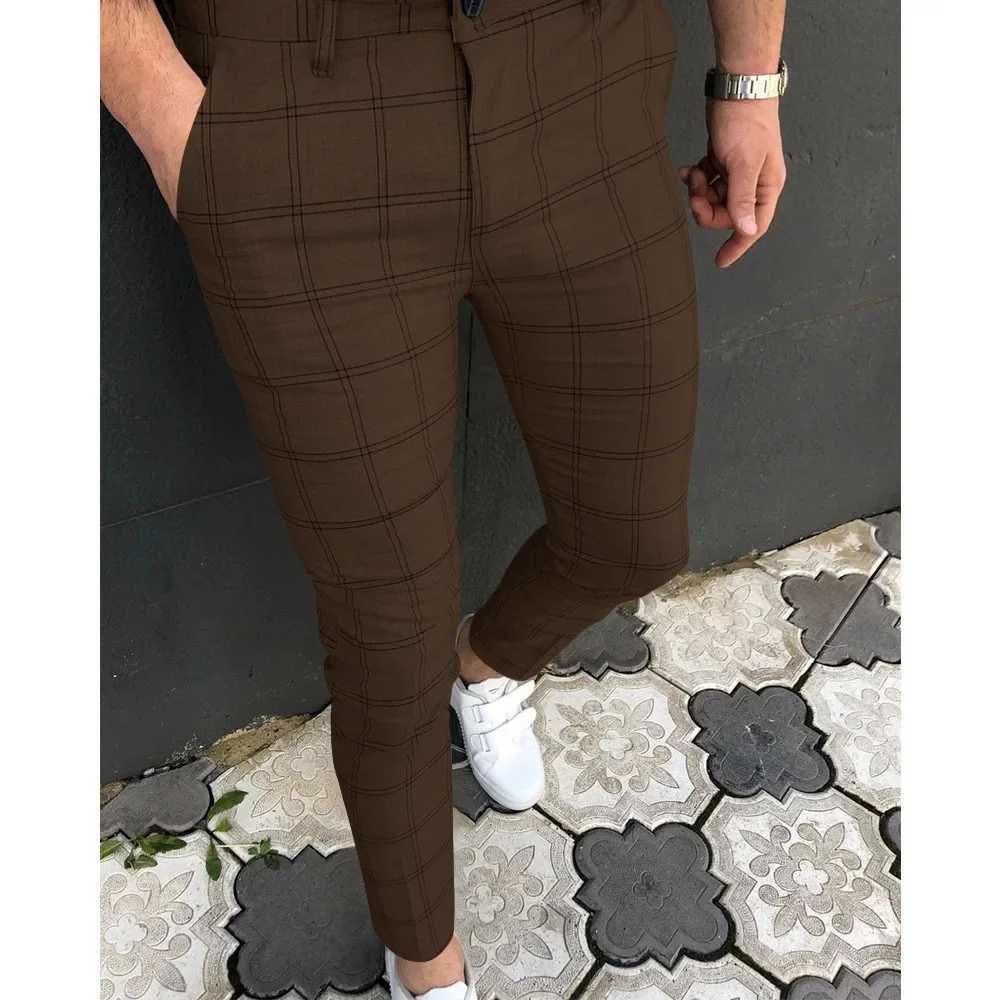 Plaid Social Slim Fit Trousers Mid Waist Skinny Business Wrinkle-Resistant Flat-Front Chino Pants Men Casual PantsX241023