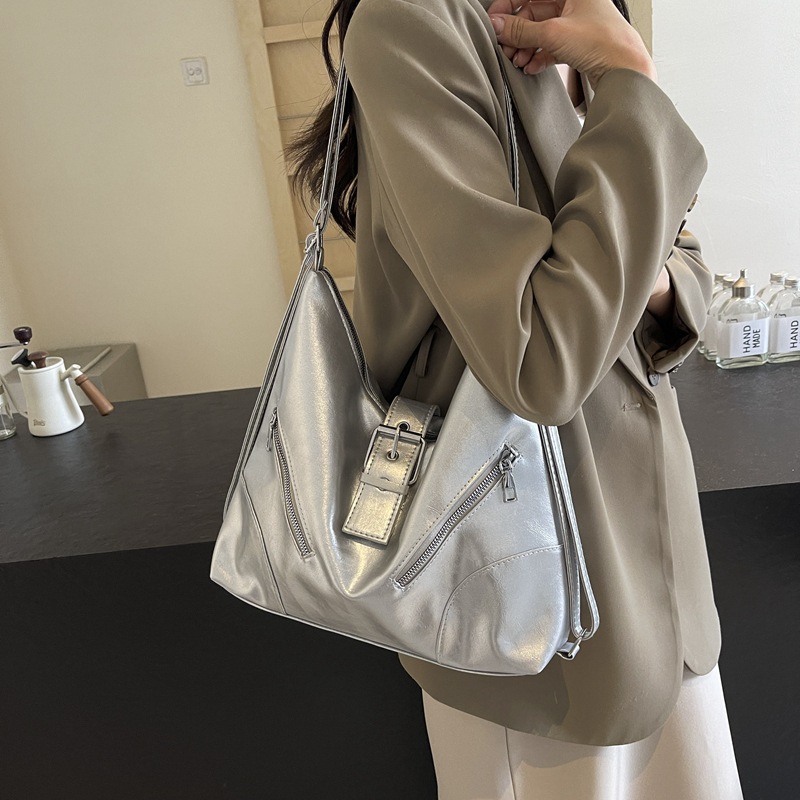 Designer Bag Luxury Bag New Fashionable Texture Single Shoulder Commuter Large Capacity Backpack Casual Shoulder Bag Tote Free Shipping