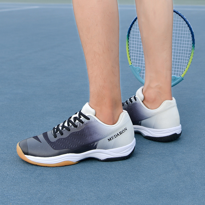 New professional badminton shoes men, breathable lightweight, suitable for student volleyball, table tennis, competition and training
