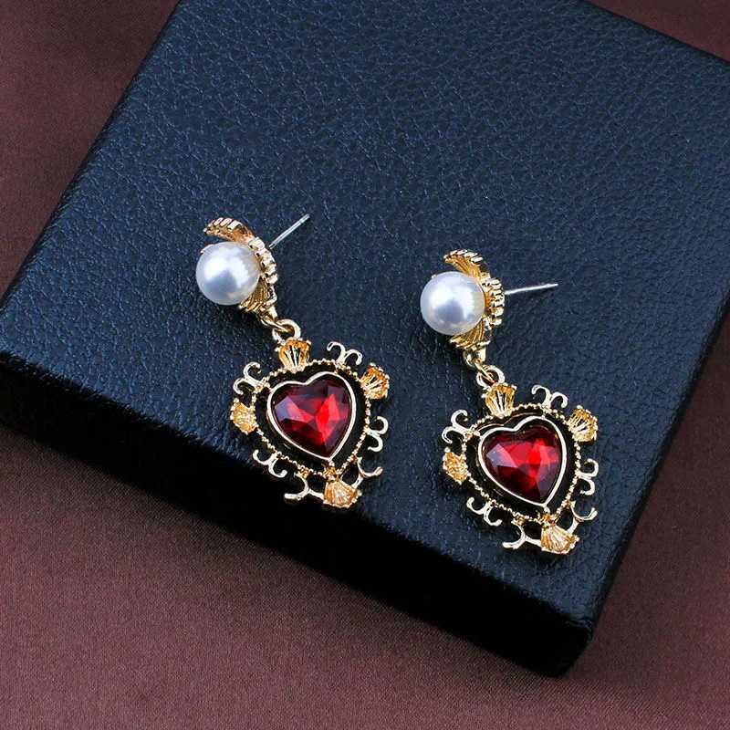South Korea 2022 Terun Red Crystal Stone Pendant Earrings Simple Retro Gothic Pearl Heart Pendant Earrings New Jewelry W241023