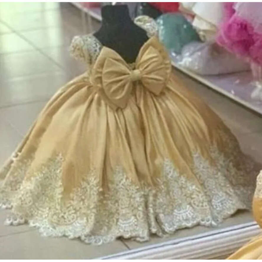2021 Gold Lace Vintage Wer Girl Dresses Sheer Neck Satin Ball Gown Tulle Lilttle Kids Birthday Pageant Weddding Gowns