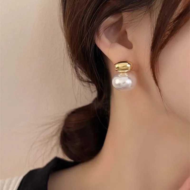 2024 New French Elegant Golden Bean Spld Flat Pearl Earrings Suitable for Korean Fashion Jewelry Party Womens Sweet Dress W241023