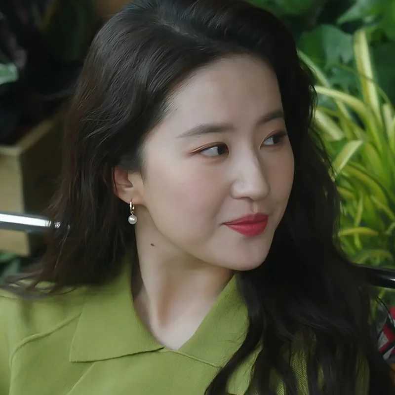 Xiya 2023 Trending Gentle Pearl Hoop Earrings for Women Fashion New Ear Jewelry La Gift Party Wedding W241023