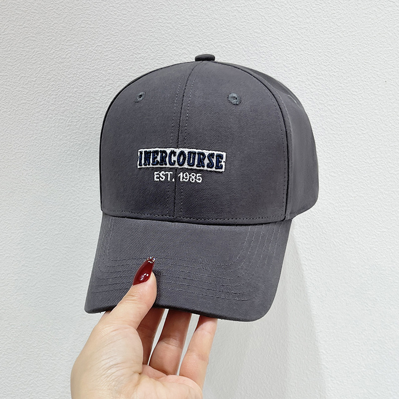 Free shipping New High Quality Caps Fashion Baseball hats Mens Womens Sports Caps Forward Cap Adjustable Fit Hat A timeless classic designer hat Q-11