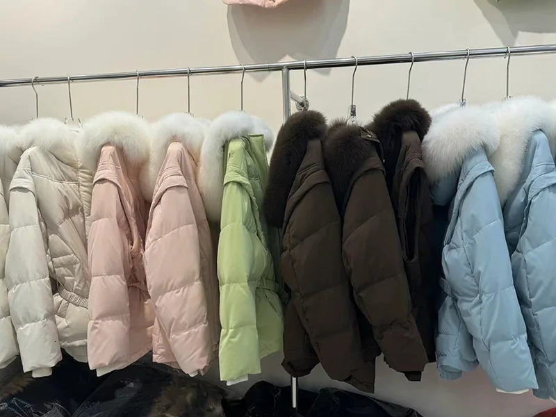 Loose fox fur collar down jacket womens winter inflatable jacket oversized jacket with detachable sleeves 241023