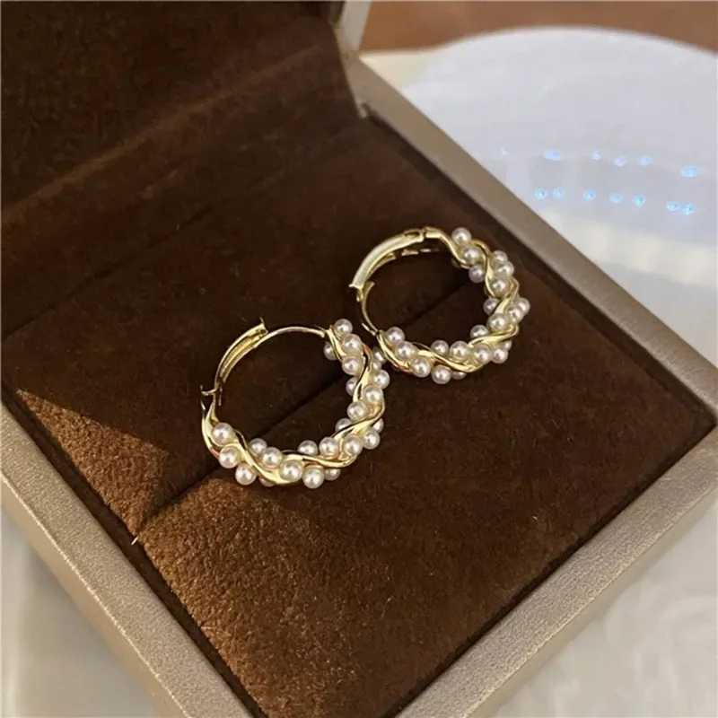 Fashion Pearl Earrings for Women Simple Gold Temperature Round Earrings Daily Shopping Dating Earrings Jewelry Store W241023