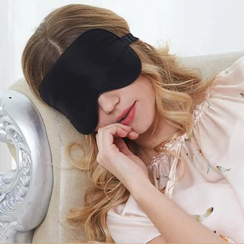 Silk eye mask blackout eye mask soft and breathable portable sleep aid fatigue relief and comfortable family travel 1 piece 241024