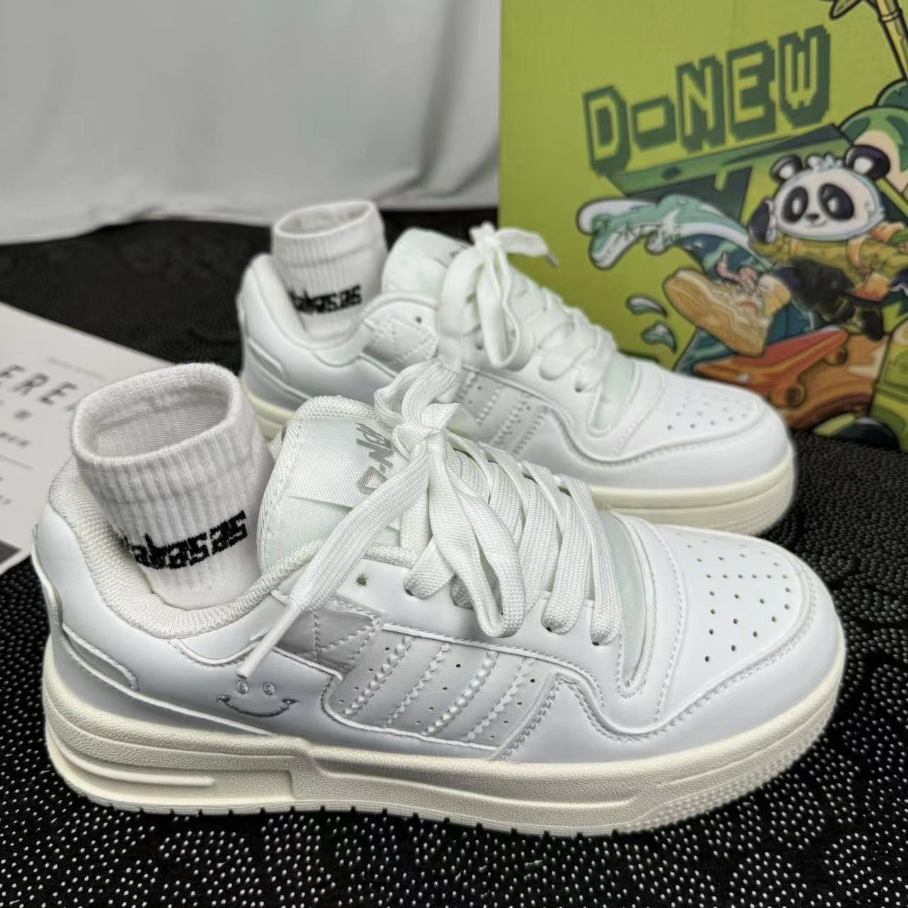 Versatile Fashion Little White Chic Small Popular Design Casual Thick soled Skateboarding Shoes Male