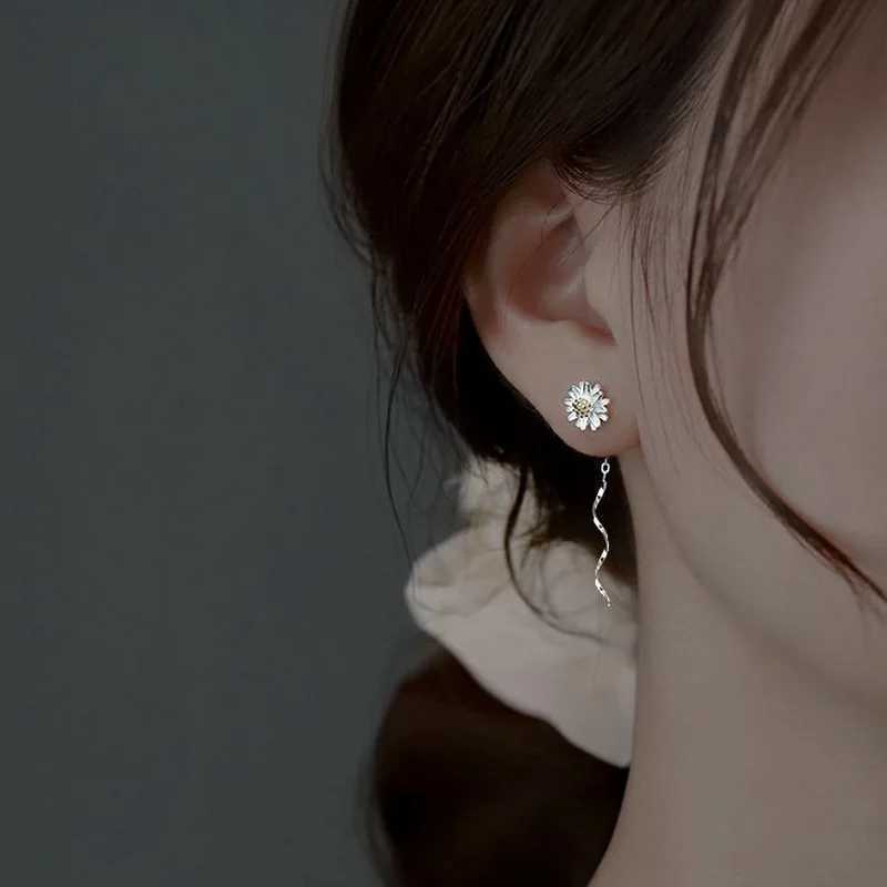 Korean Style Daisy Tulips Flowers Stud Earrings Oil Dropping Pearl Crystal Hoop Earring for Women Girls Pretty Jewelry GiftsX241023