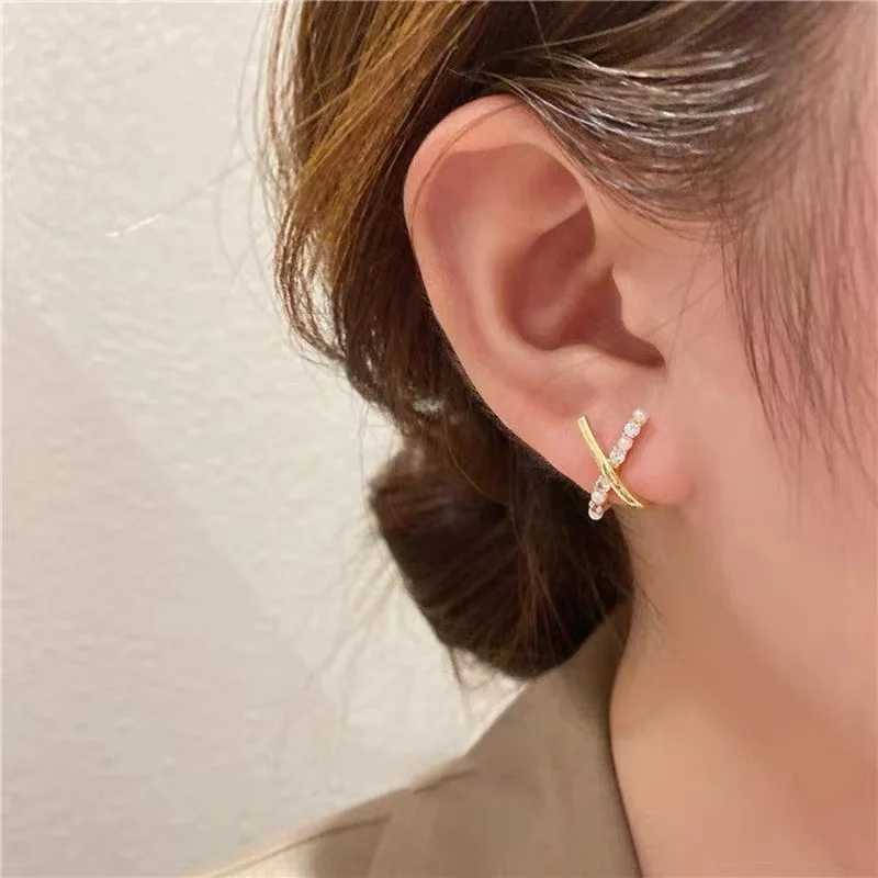 Luxury Fashion Small Cross X-shape Zircon Pearl Earrings for Women Statement Unusual Accessories Luxury Wedding Party JewelryX241023