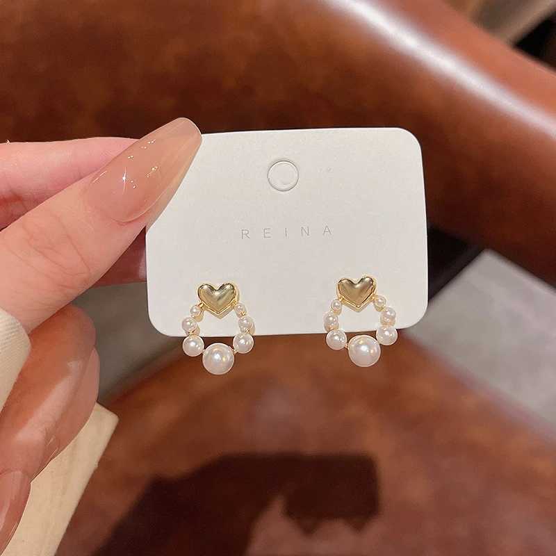 Trendy New Tiny Heart Earrings for Girls Hollow Round Pearl Elegant Womens Wedding Party Fashion Ear Jewelry boucle doreilleX241023