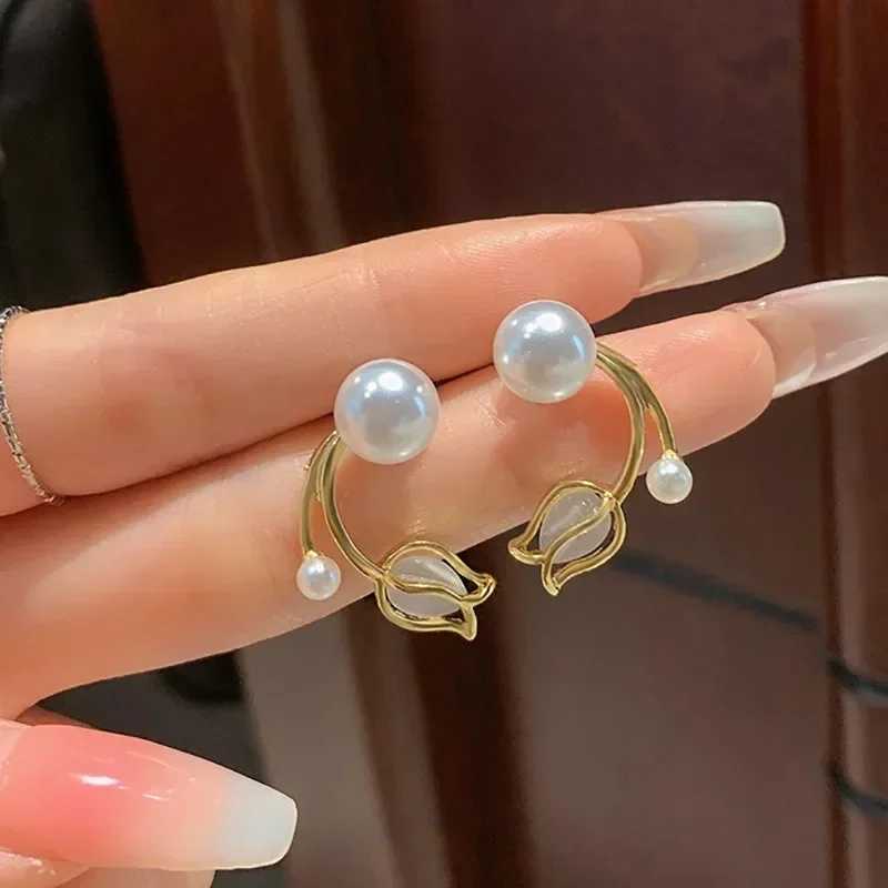 Luxury Gold Color Tulip Flower Opal Stud Earrings for Women Cute Pearl Clip Korea Earring Wedding Bride Jewelry Accessories GiftX241023