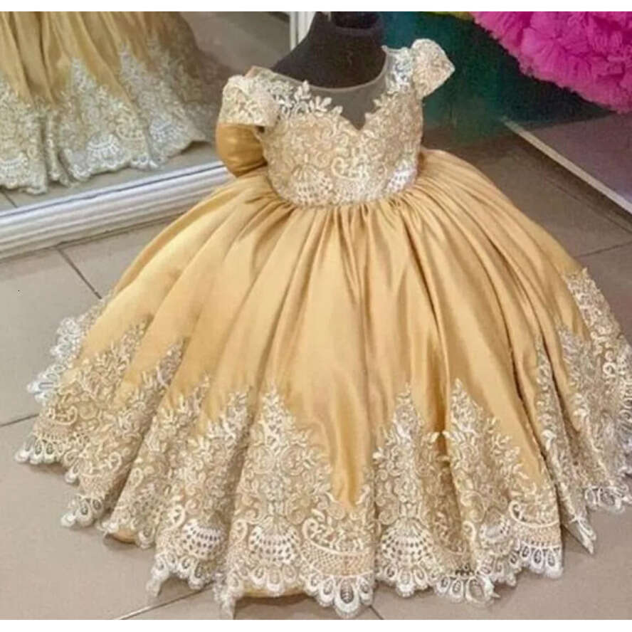 2021 Gold Lace Vintage Wer Girl Dresses Sheer Neck Satin Ball Gown Tulle Lilttle Kids Birthday Pageant Weddding Gowns