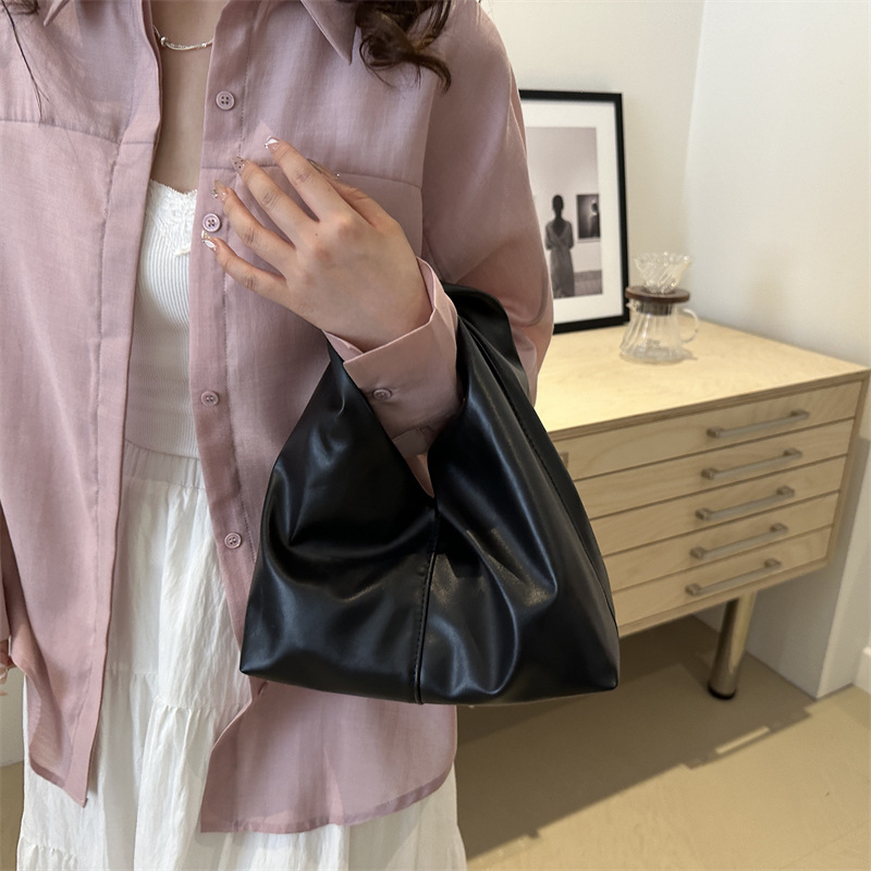 2025 Designer new 3 for 2024 girls handbag casual niche design personalized pleated bucket bag free shipping