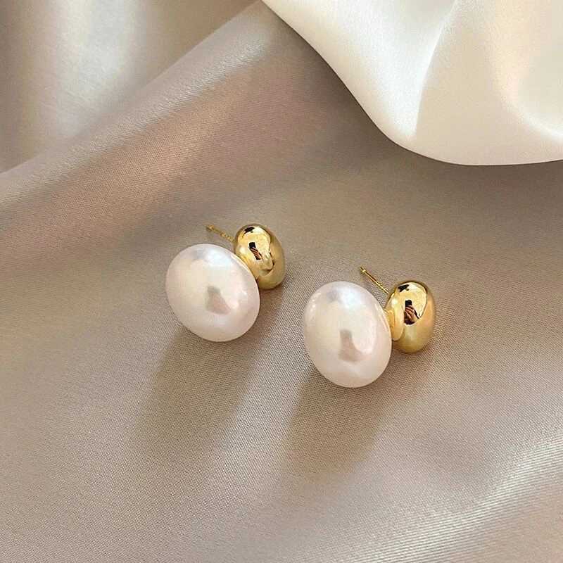 2024 New French Elegant Gold Color Bean Spliced Flat Pearl Earrings for Korean Fashion Jewelry Party Womens Sweet AccessoriesX241023