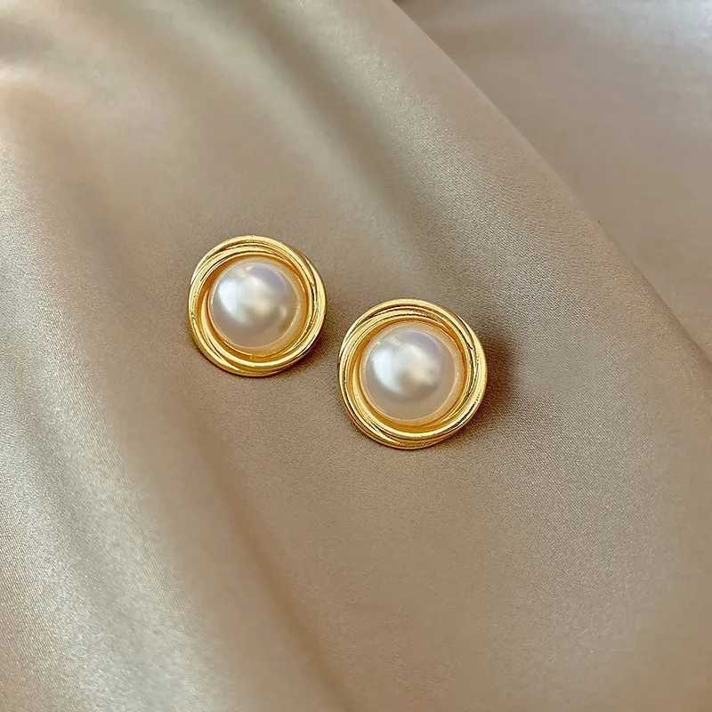 Contracted Pearl Earring Female Personality Fashion Earring Design Feeling Geometric Earrings Ms Wedding Birthday GiftsX241023