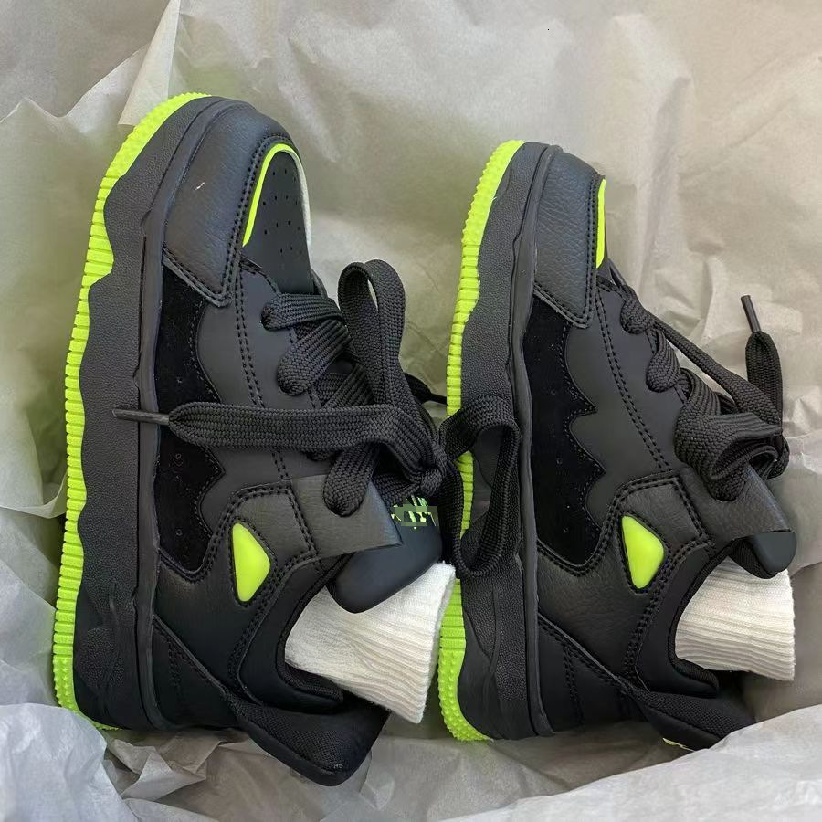 niche design personality men's and women's trend skateboard shoes