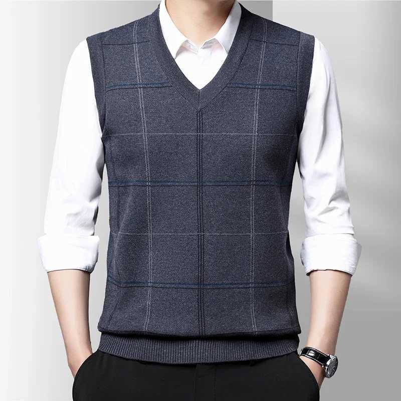Mens Thickened Casual Sweater Tank Top Autumn and Winter Warm Mens Vest LX241024