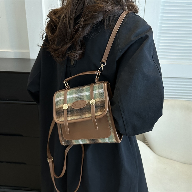 2025 Designer shoulder women's Simple 3 handbag casual travel 2024 winter new niche design bag free shipping