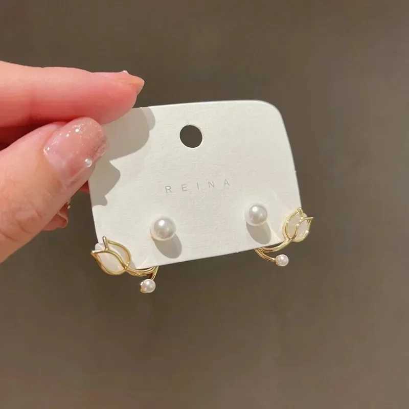 Luxury Gold Color Tulip Flower Opal Stud Earrings for Women Cute Pearl Clip Korea Earring Wedding Bride Jewelry Accessories GiftX241023