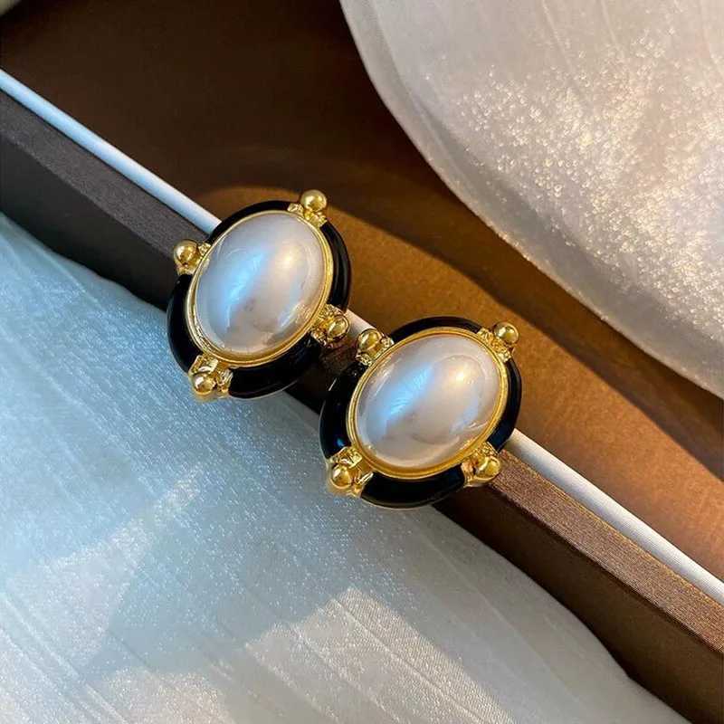 Vintage Retro Oval Black Women Earrings Classic Imitation pearl Personality Ancient Gold Color Stud Earrings JewelryX241023