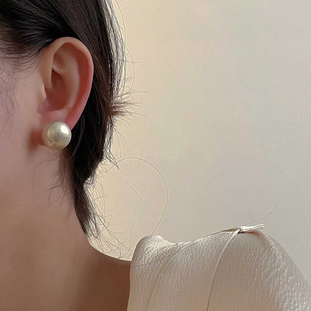 French Retro Elegant Round Grey Pearl Stud Earrings For Women Student Fashion Cute Jewelry Girl Party GiftsX241023