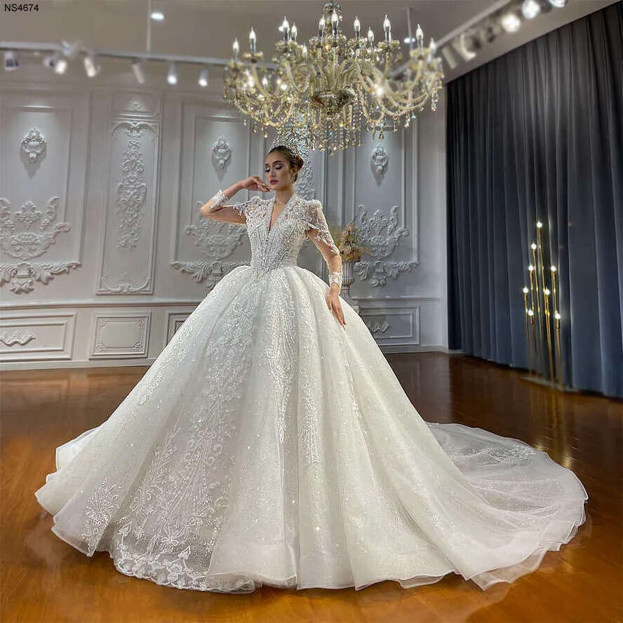 New Design V-Necke Princess Wedding Gown