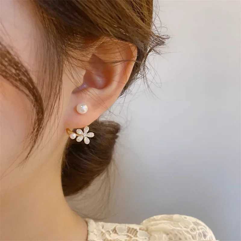Korean Luxury Zircon Flower Butterfly Leaf Womens Stud Earrings Vintage Imitation Pearl Crystal Earrings for Women Jewelry GiftX241023