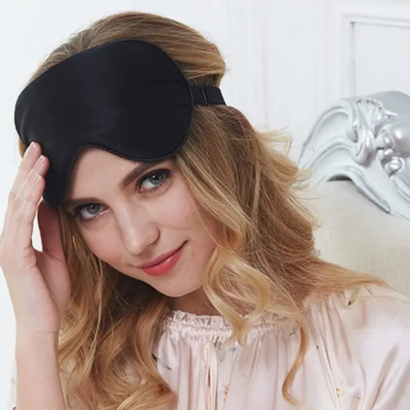 Silk eye mask blackout eye mask soft and breathable portable sleep aid fatigue relief and comfortable family travel 1 piece 241024