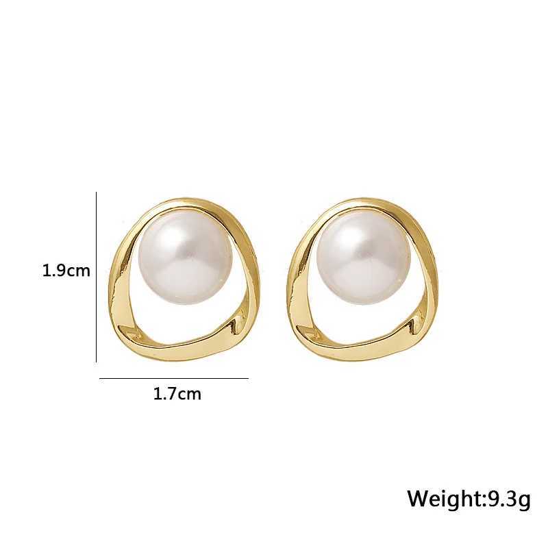 Imitation Pearl Female Earrings Golden Round Stud Earrings Christmas Gift Irregular Design Unusual Earrings Bijoux Female W241023