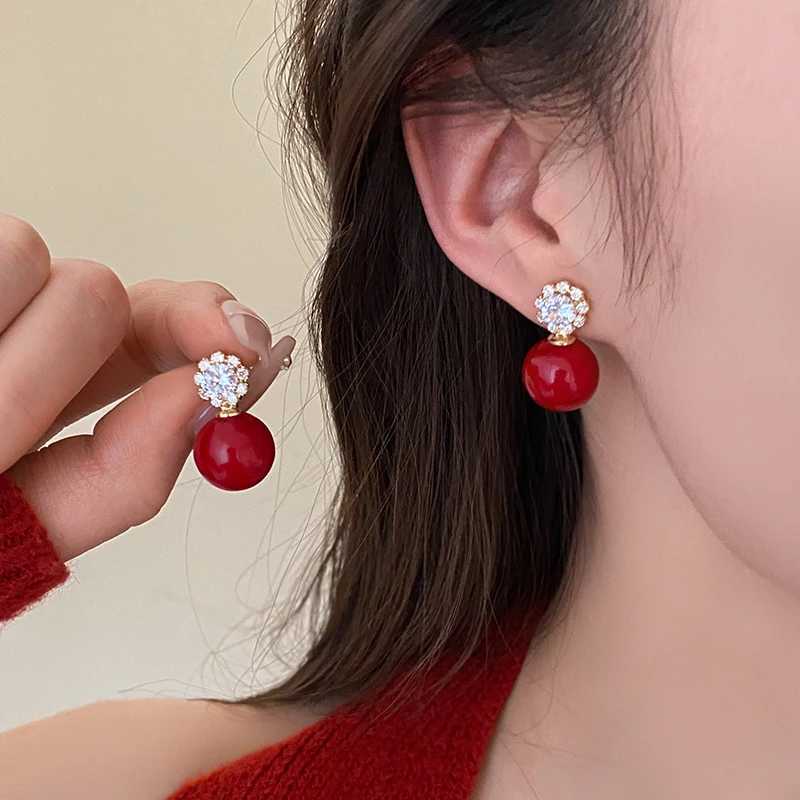 Zircon round red pearl earrings suitable for women light weight high temperature suitable for women W241023