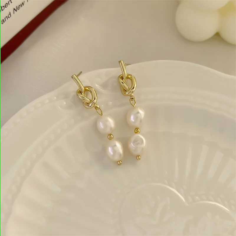 New Retro Punk Baroque Knot Pearl Earrings for Women Irregular Imitation Double Pearl Drop Earrings Jewelry Gifts Wholesale W241023