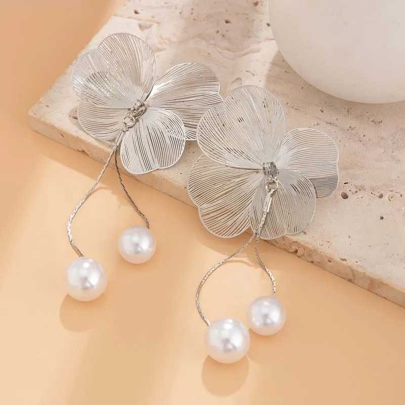 Fashion Flower Petal Long tassel Womens Pendant Earrings 2024 Trend Imitation Pearl Hollow Pendant Earrings Wedding Jewelry Gifts W241023
