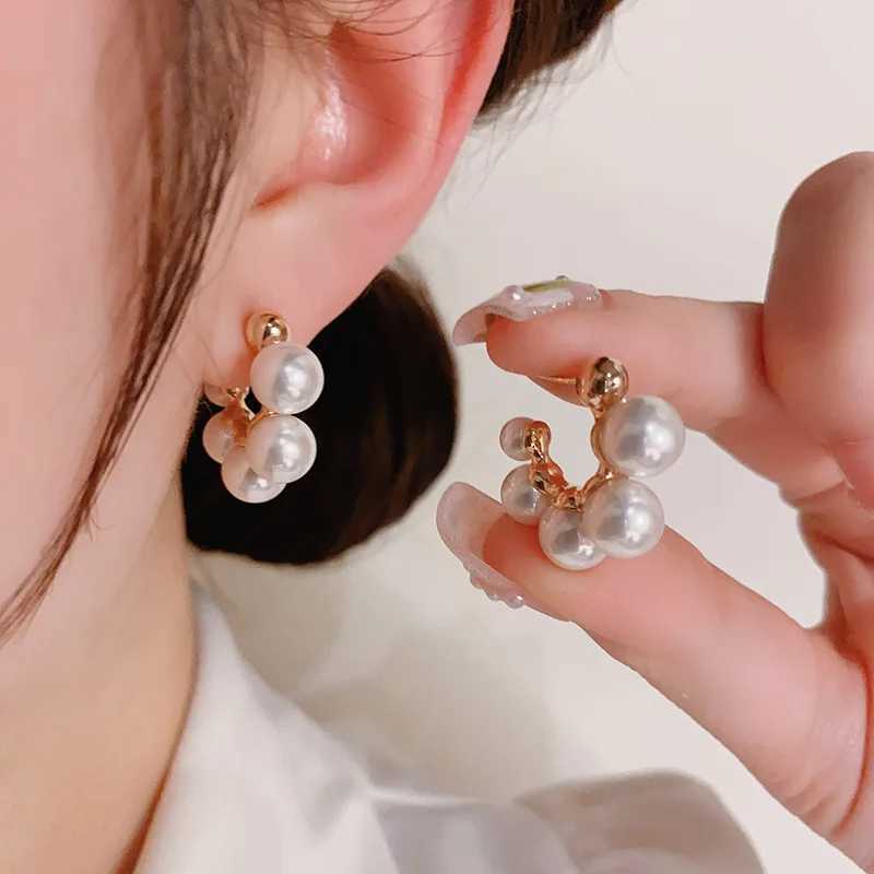 Irregular C-Type Big White Imitation Pearl Stud Earrings for Women Korean Temperament Party Jewelry Accessories Girl GiftX241023