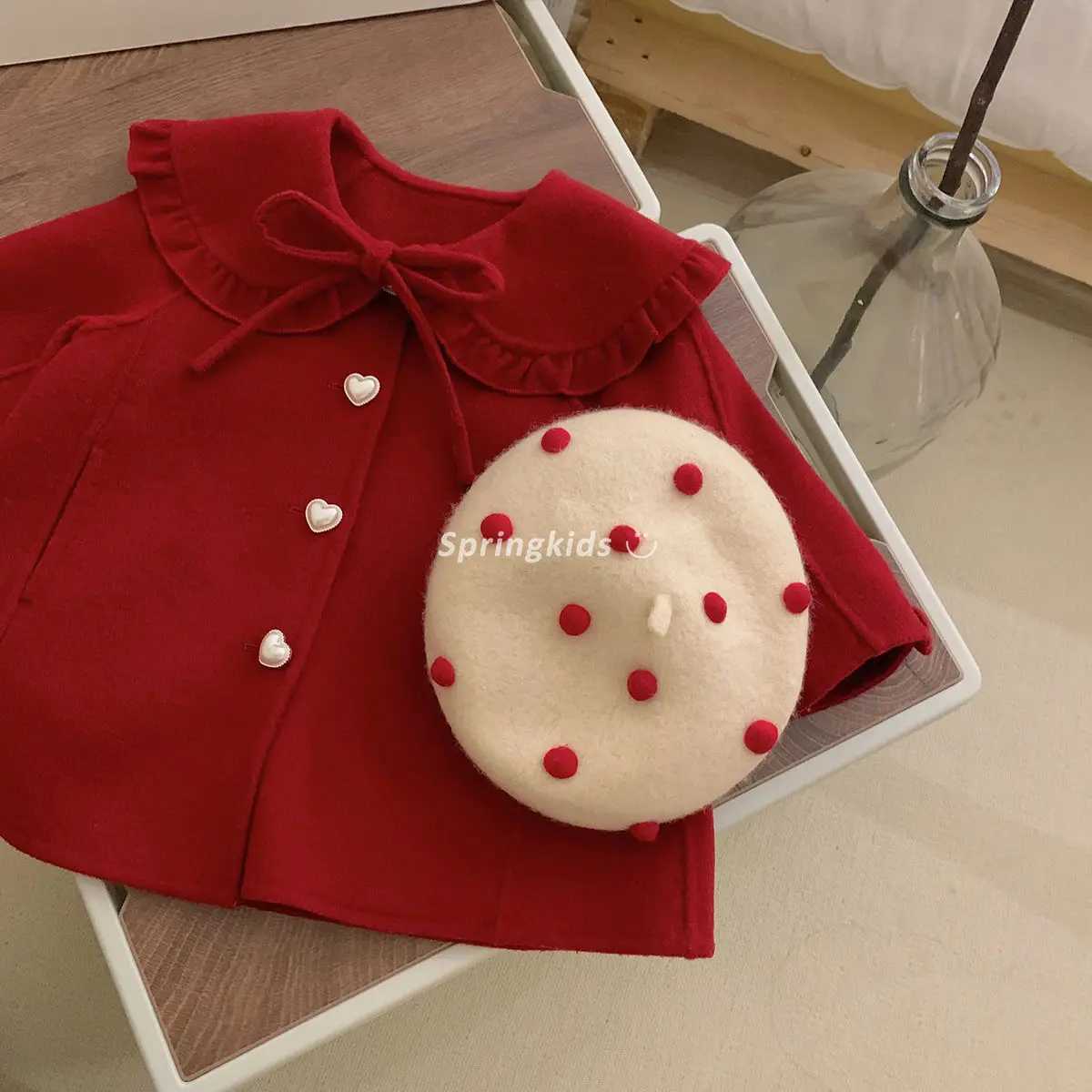 2023 Autumn Girls Red Wool Jacket Childrens Clothing Fashionable and Popular Doll Collar Fabric W241023
