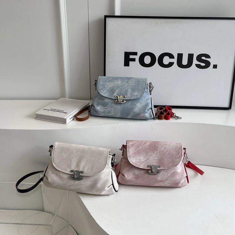 Fashionable underarm bag single shoulder womens highend feeling niche fashion crossbody 241021