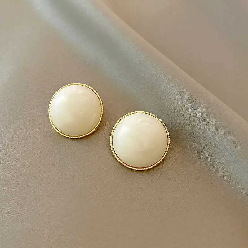 Contracted Pearl Earring Female Personality Fashion Earring Design Feeling Geometric Earrings Ms Wedding Birthday GiftsX241023