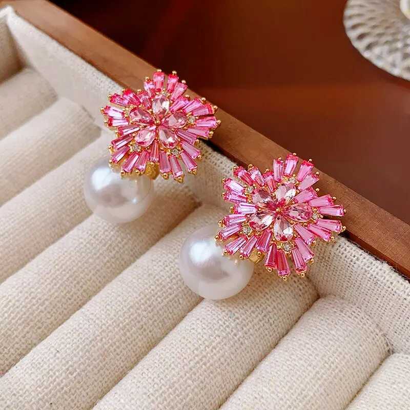 Light luxury imitation pearl earrings womens fashionable zircon crystal earrings snowflake stud earrings party wedding jewelry W241023