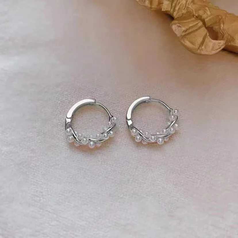 C-shaped border pearl earrings simple and versatile elegant style earrings W241023