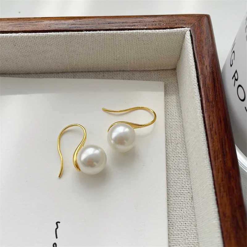 Simple Glamour Imitation Pearls for Women Fashion 2024 New Fashion Pearl Womens Earrings Wholesale W241023